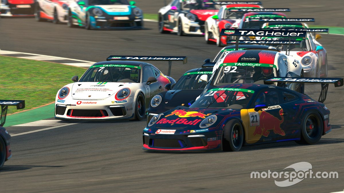 Jeff Giassi na Porsche TAG Heuer Esports Supercup
