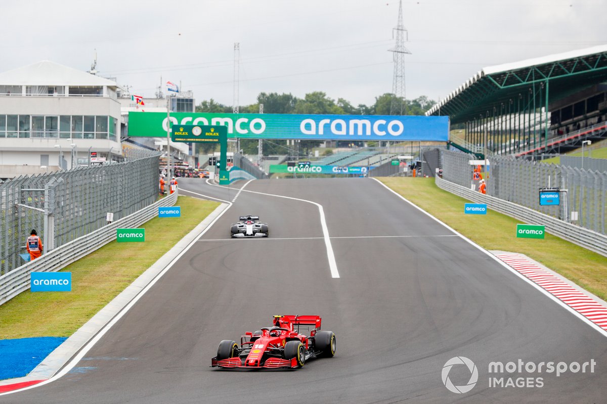 Charles Leclerc, Ferrari SF1000 and Daniil Kvyat, AlphaTauri AT01