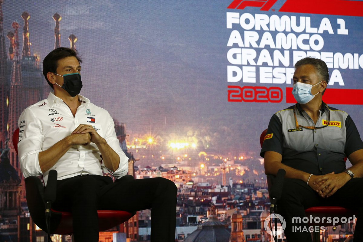 Toto Wolff, Executive Director (Business), Mercedes AMG and Mario Isola, Racing Manager, Pirelli Motorsport 