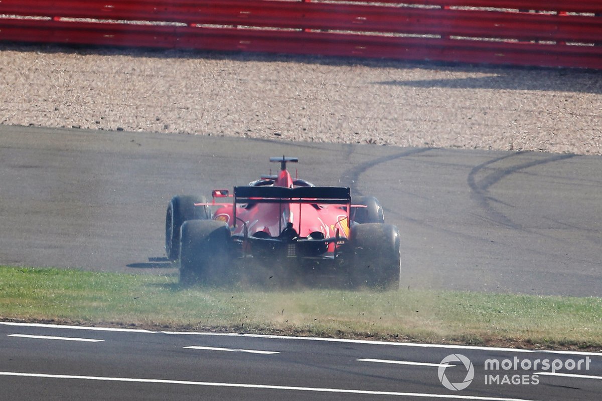 Sebastian Vettel, Ferrari SF1000 hace un trompo