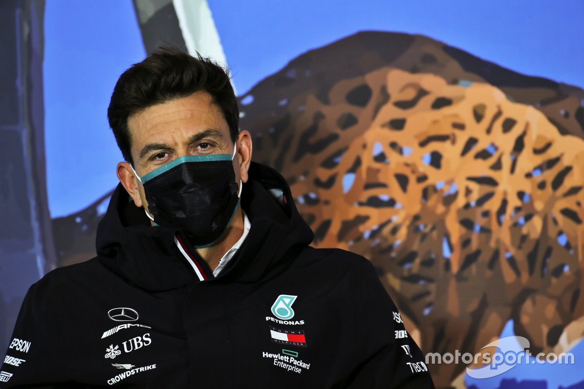 Toto Wolff, Executive Director (Business), Mercedes AMG durante la conferenza stampa