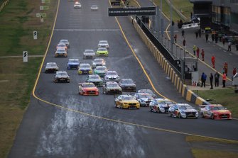 Scott McLaughlin, DJR Team Penske leads at the start