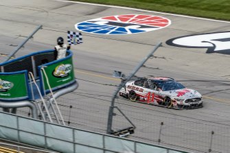 Race Winner Cole Custer, Stewart-Haas Racing, Ford Mustang