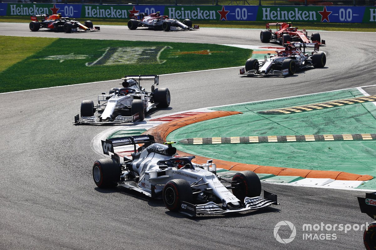 Pierre Gasly, AlphaTauri AT01, Daniil Kvyat, AlphaTauri AT01, e Antonio Giovinazzi, Alfa Romeo Racing C39