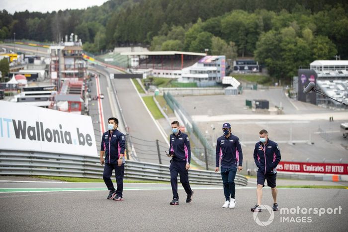 Lance Stroll, Racing Point, recorre la pista de Spa