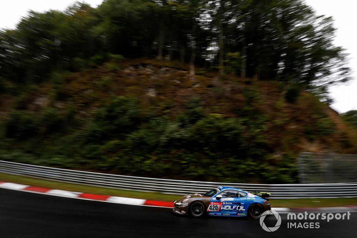 #420 Four Motors Bioconcept-Car Porsche Cayman GT4 CS: Marco Timbal, Henrik Bollerslev, Matthias Beckwermert
