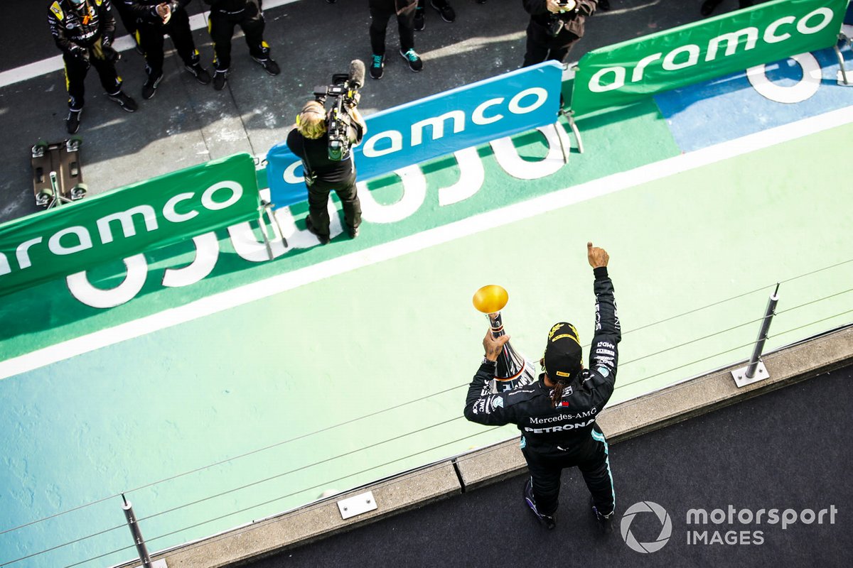 Lewis Hamilton, Mercedes-AMG F1, 1st position, with his trophy