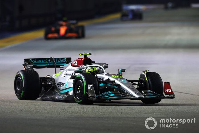 Lewis Hamilton, Mercedes W13