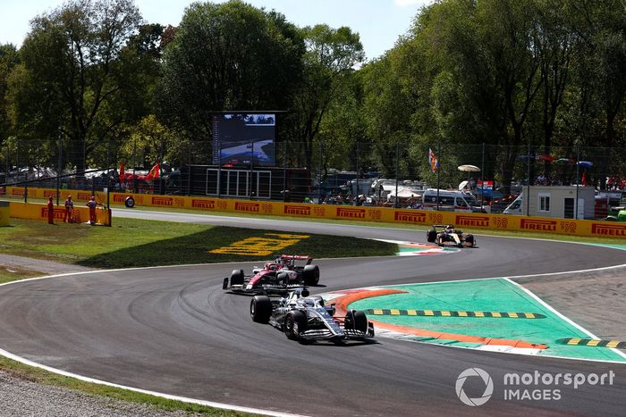 Pierre Gasly, AlphaTauri AT03, Valtteri Bottas, Alfa Romeo C42, Daniel Ricciardo, McLaren MCL36