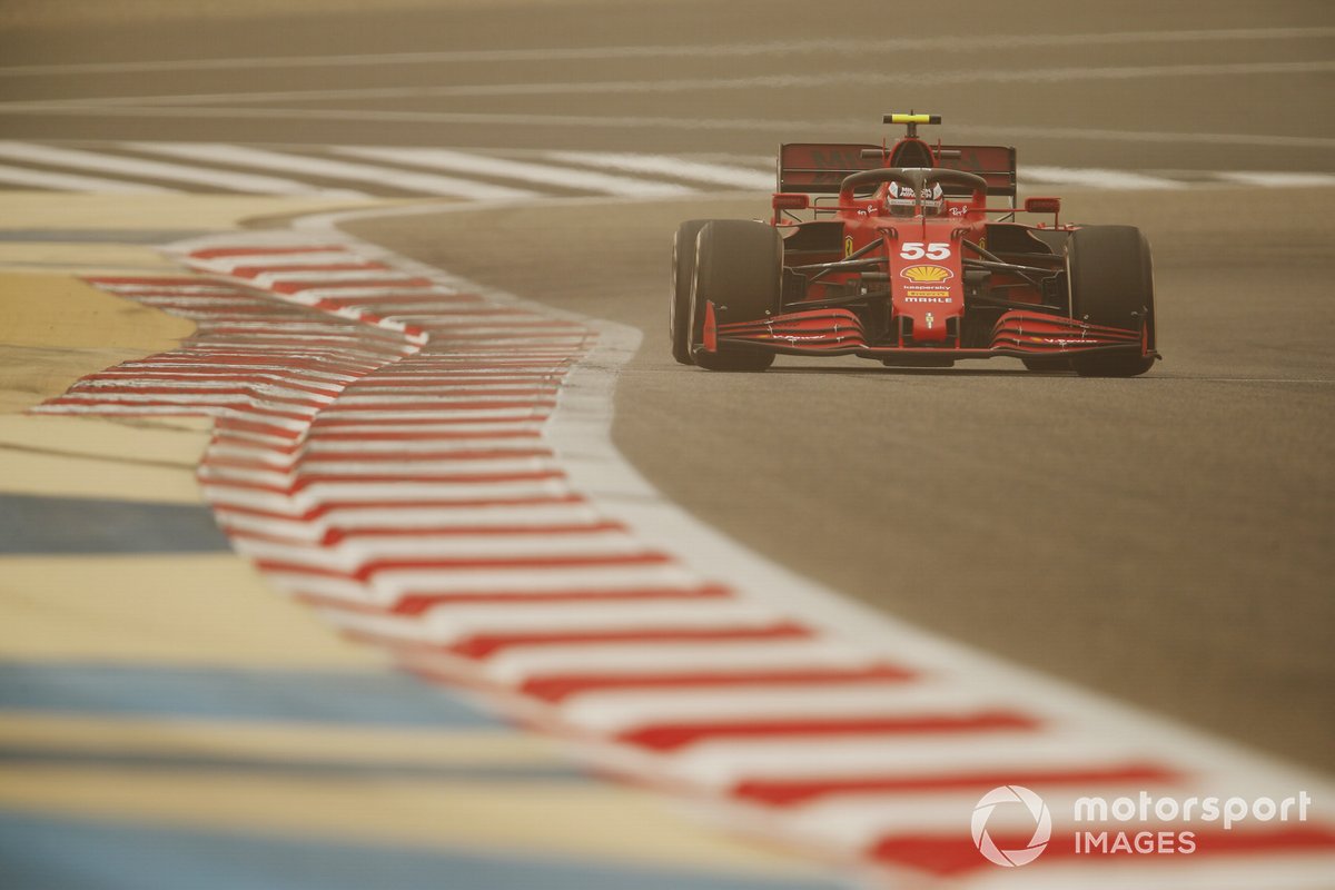 Carlos Sainz Jr., Ferrari SF21