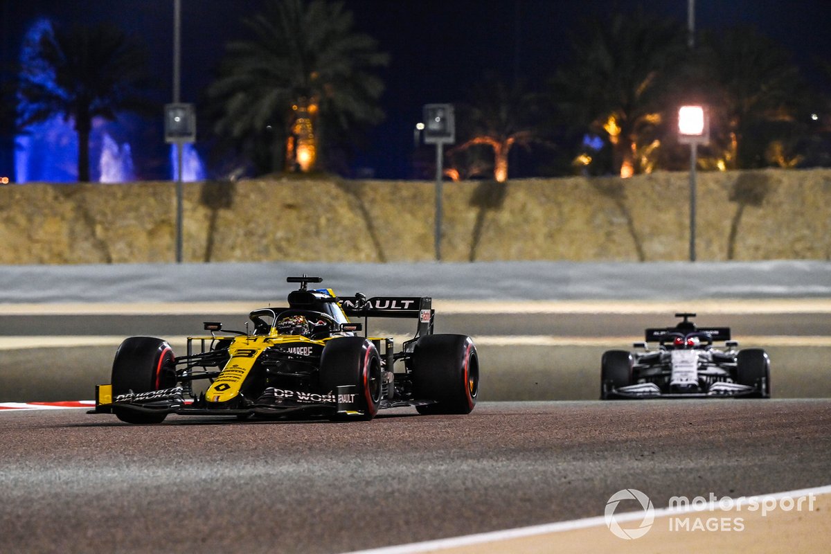 Daniel Ricciardo, Renault F1 Team R.S.20, Daniil Kvyat, AlphaTauri AT01