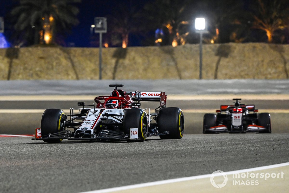 Kimi Raikkonen, Alfa Romeo Racing C39, Pietro Fittipaldi, Haas F1 Haas VF-20