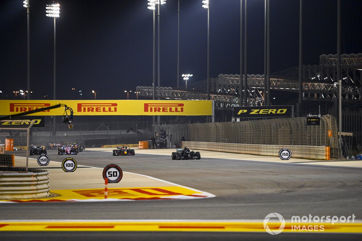 Lewis Hamilton, Mercedes F1 W11, Max Verstappen, Red Bull Racing RB16, Sergio Perez, Racing Point RP20, e Valtteri Bottas, Mercedes F1 W11