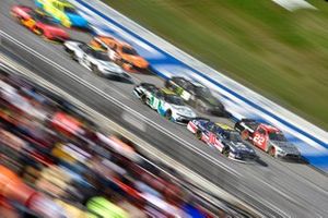 Jeb Burton, Kaulig Racing, Chevrolet Camaro LS Tractors and Austin Cindric, Team Penske, Ford Mustang Snap-On