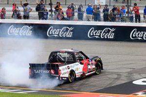 Race winner John Hunter Nemechek, Kyle Busch Motorsports, Toyota Tundra Safeway