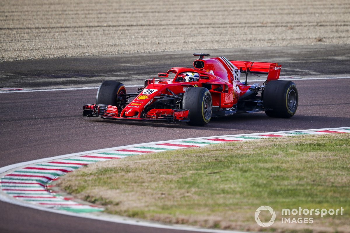 Giuliano Alesi maakt kennis met Formule 1-materiaal