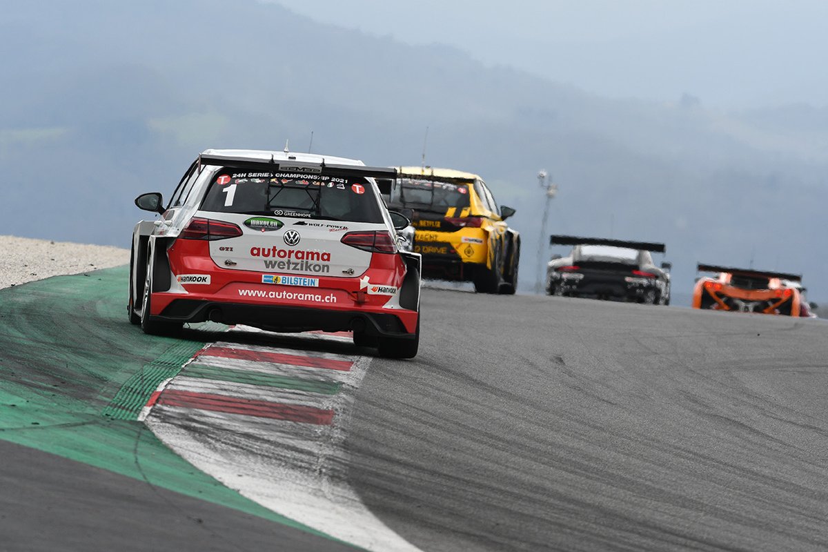 #1 Autorama Motorsport by Wolf-Power Racing: Marcus Menden, Walter Reho, Emil Heyerdahl, Constantin Kletzer, Volkswagen Golf GTi TCR DSG