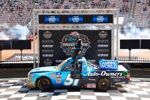 Race winner Martin Truex Jr., Kyle Busch Motorsports, Toyota Tundra Auto-Owners Insurance