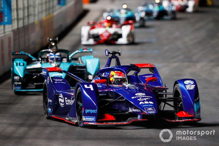 Robin Frijns, Envision Virgin Racing, Audi e-tron FE07, por delante de Sam Bird, Panasonic Jaguar Racing, Jaguar I-Type 5