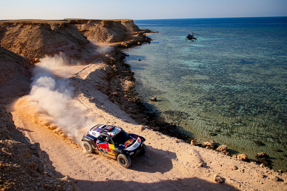 #300 X-Raid Mini JCW Team: Carlos Sainz, Lucas Cruz