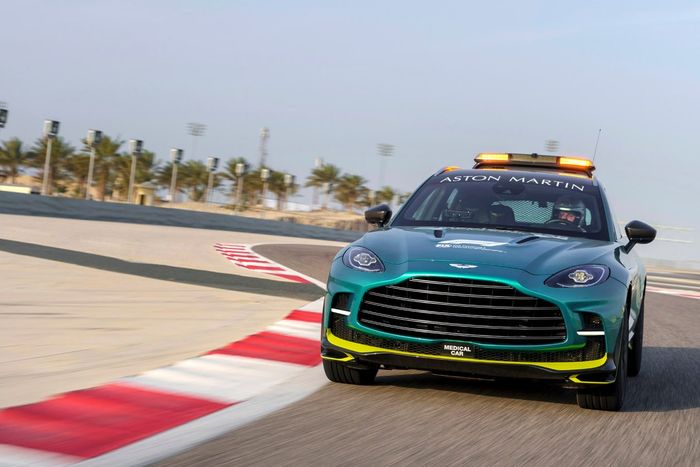 Aston Martin DBX707 - Samochód medyczny F1