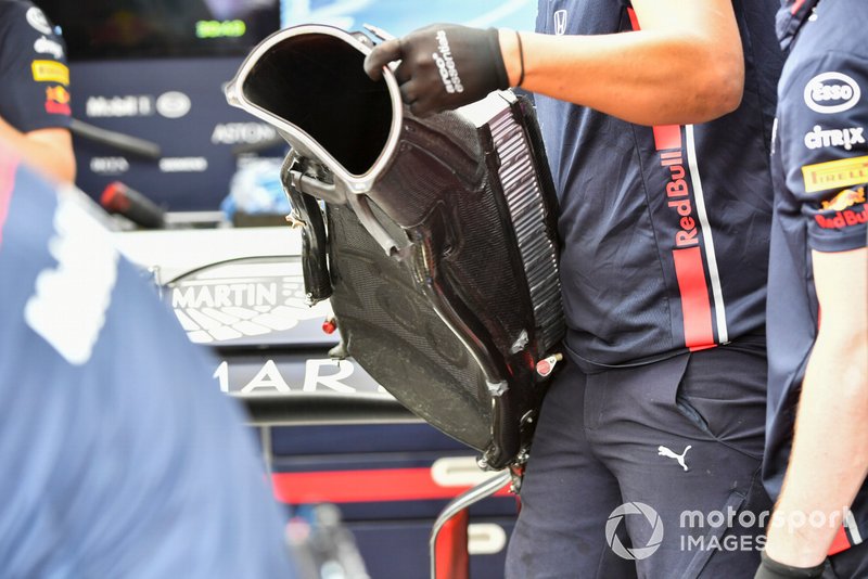 Red Bull mechanics replace some power unit components