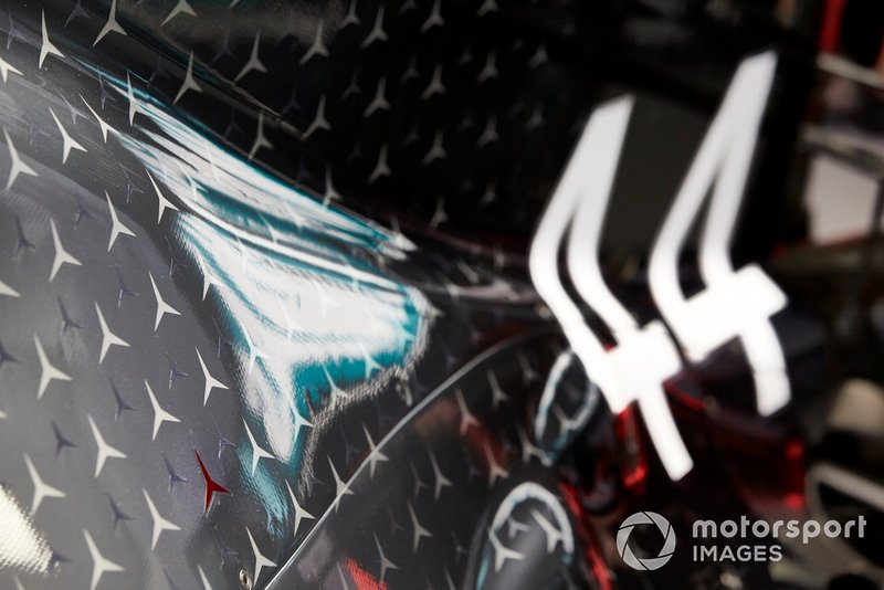 Motorgyártóként 181. alkalommal nyert a Mercedes. Ezzel az eredménnyel a második helyen állnak a Ferrari mögött: 236 győzelem. A Ford Cosworth a harmadik 176, a Renault a negyedik 168 és a Honda az ötödik 72 győzelemmel. A BMW például a 8. 20 sikerrel, megelőzve a BRM-t (18) és az Alfa Romeót (12).