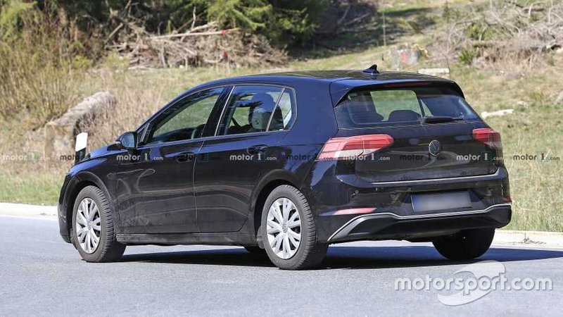 Шпигунське фото VW Golf 2020 року