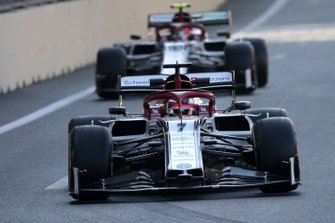 Kimi Raikkonen, Alfa Romeo Racing C38, Antonio Giovinazzi, Alfa Romeo Racing C38