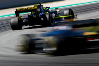 Nico Hulkenberg, Renault R.S. 19, voor Daniel Ricciardo, Renault R.S.19