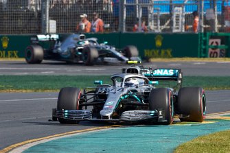 Valtteri Bottas, Mercedes AMG W10, Lewis Hamilton, Mercedes AMG F1 W10