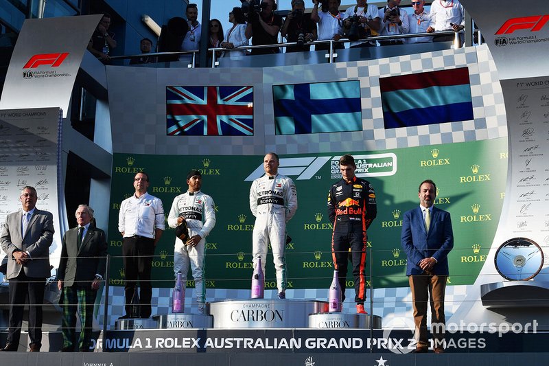 Lewis Hamilton, Mercedes AMG F1 Valtteri Bottas, Mercedes AMG F1, y Max Verstappen, Red Bull Racing