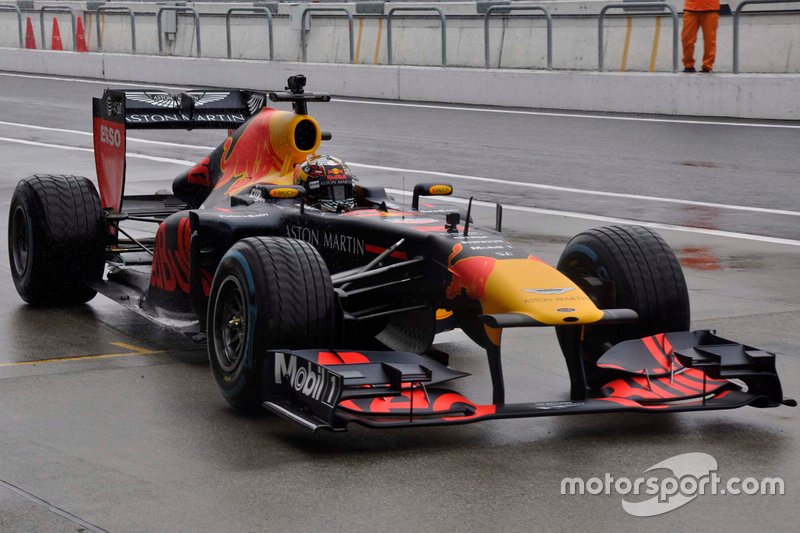 Dan Ticktum jajal mobil F1 Red Bull RB7