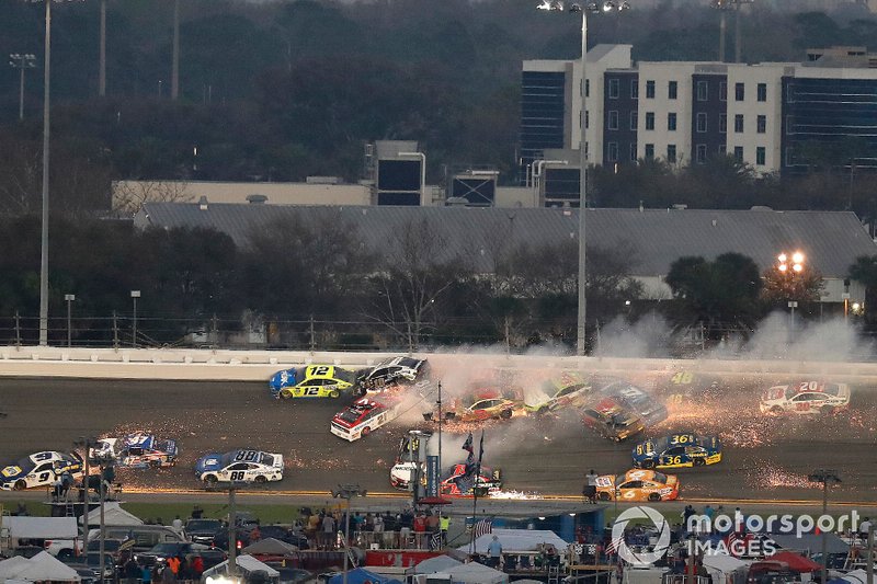 Big One: Massencrash beim Daytona 500 des Jahres 2019