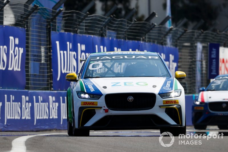 Cacá Bueno chegará a Nova York no próximo fim de semana na terceira posição, 16 pontos atrás de Sérgio Jimenez