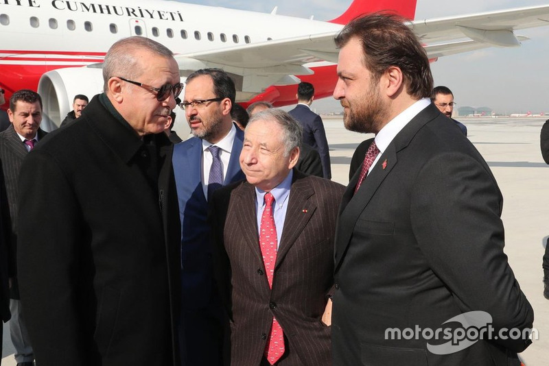 Jean Todt, FIA Başkanı, TOSFED eski başkanı Serkan Yazıcı, ve Recep Tayyip Erdoğan, Türkiye Cumhurbaşkanı
