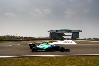 Robert Kubica, Williams FW42, with flo-viz paint on his car