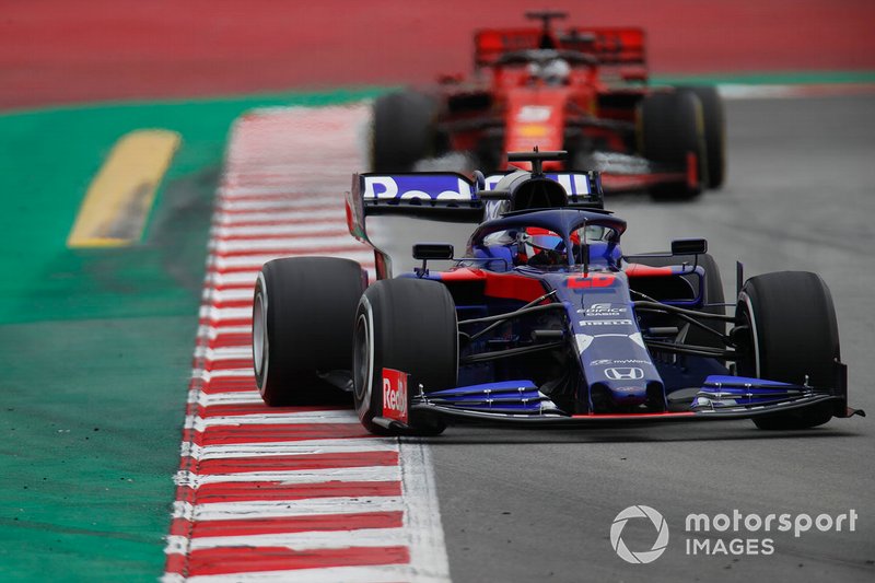 Daniil Kvyat, de volta à Toro Rosso, bateu o tempo do finlandês na parte da tarde