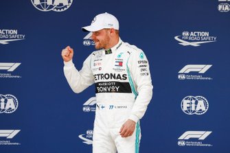 Le poleman Valtteri Bottas, Mercedes AMG F1