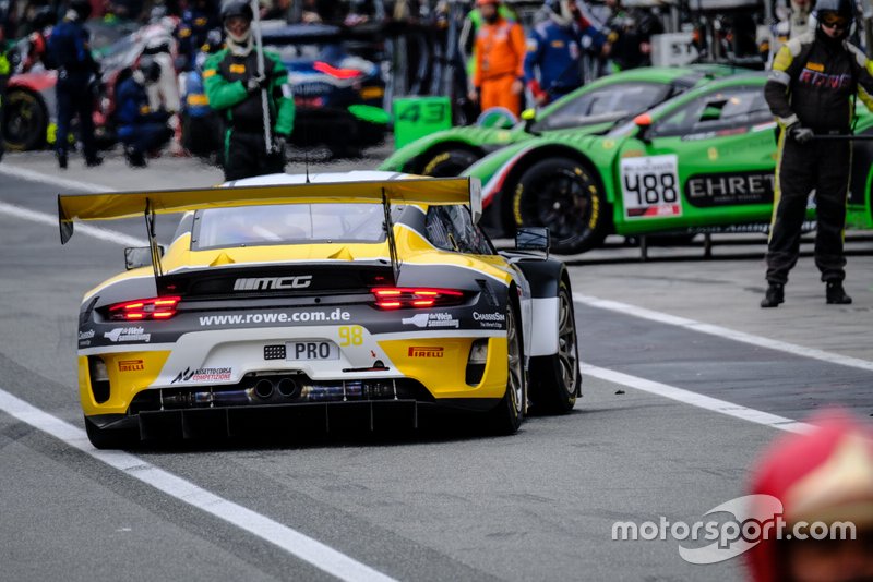 #98 ROWE Racing Porsche 911 GT3 R: Mathieu Jaminet, Romain Dumas, Sven Müller