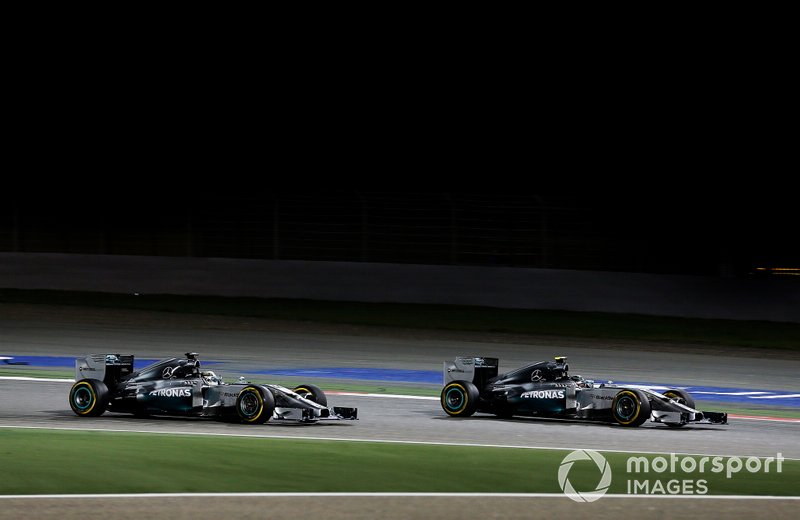 Nico Rosberg, Mercedes W05, y Lewis Hamilton, Mercedes W05