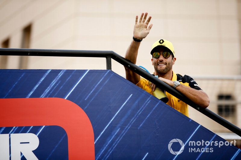 Даниэль Риккардо, Renault F1 Team, на параде пилотов