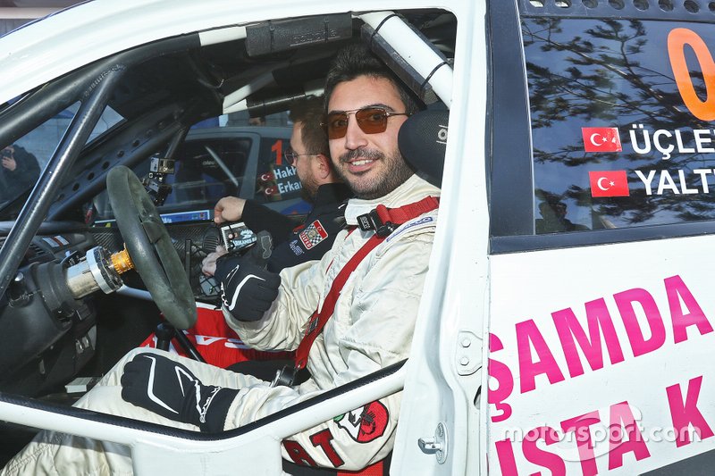 Öncü Araç: TOSFED Başkanı Eren Üçlertoprağı, Mitsubishi Lancer EVOIX