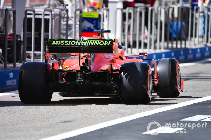 Sebastian Vettel, Ferrari SF90, with flo wiz paint on his rear wing