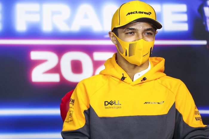 Lando Norris, McLaren en la conferencia de prensa