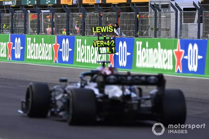 Lewis Hamilton, Mercedes W12
