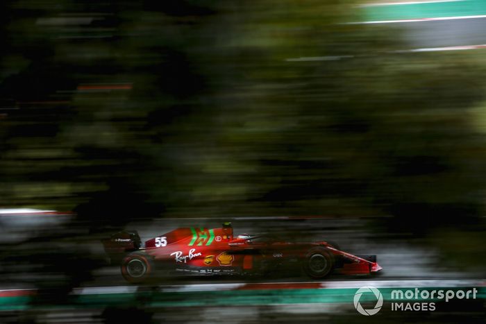 Carlos Sainz Jr., Ferrari SF21