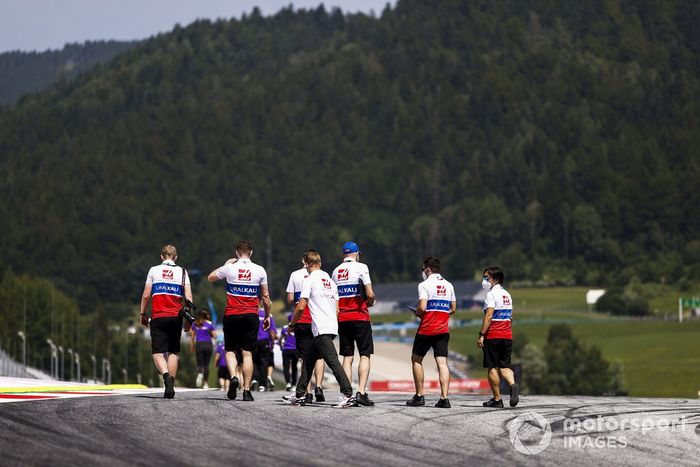 Mick Schumacher, Haas F1, recorre el circuito de Austria