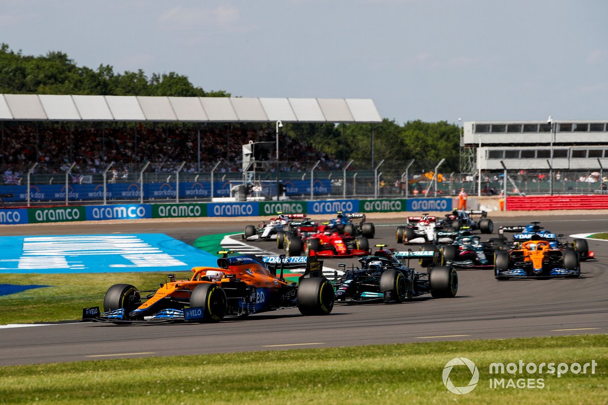 Lando Norris, McLaren MCL35M, Valtteri Bottas, Mercedes W12, Daniel Ricciardo, McLaren MCL35M, Sebastian Vettel, Aston Martin AMR21