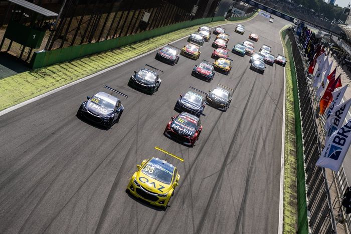 Largada da corrida 2 da Stock Car em Interlagos